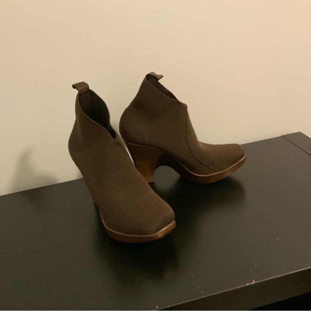 ANKLE BOOTS BY CHARLESTON SHOE CO.